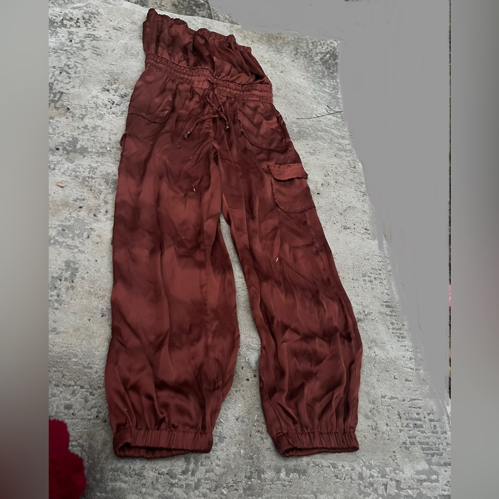 Blush brick red elastic waist cargo joggers